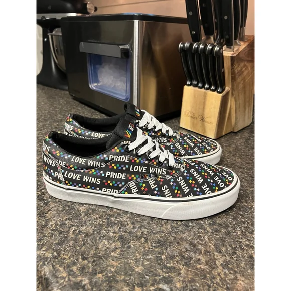 Vans Doheny Lowtop 2022 Pride Love Wins Mens 10 - Picture 4 of 11
